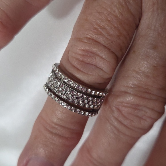 925 Silver Beautiful Diamond Ring - Picture 7 of 10